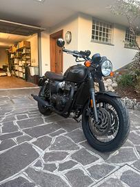 Triumph bonneville t120 black