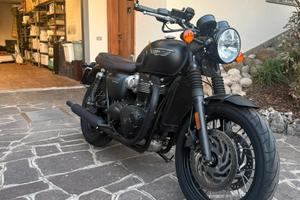 Triumph bonneville t120 black