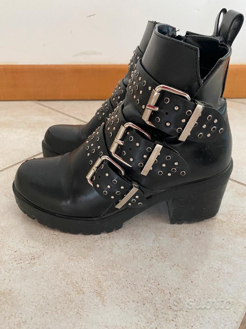 Stivaletti con borchie PrimaDonna Abbigliamento e Accessori In vendita a Roma