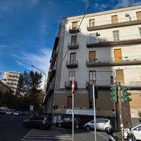 C.so delle Provincie imponente 7 vani con garage