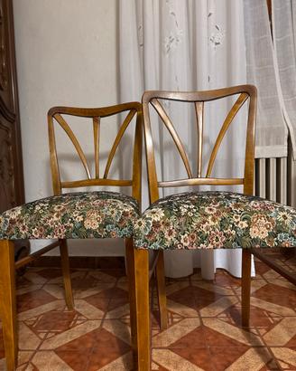Coppia di sedie in legno con cuscino floreale
