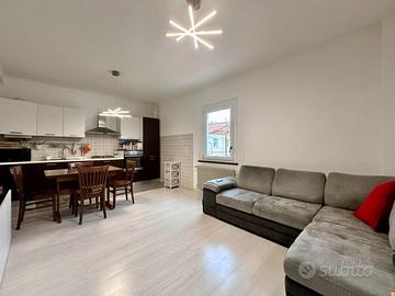 APPARTAMENTO BICAMERE CON AMPIO CAPANNONE