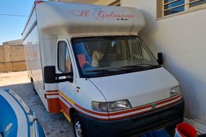 Paninoteca negozio mobile fast food completo di tu