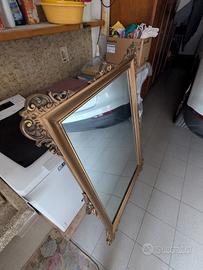 specchio vintage con cornice in legno 