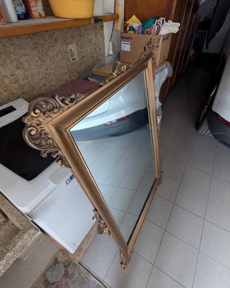 specchio vintage con cornice in legno 
