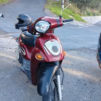 Kymco 50 people