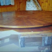 Tavolo rotondo in legno