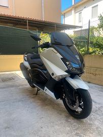 Yamaha T-Max 530