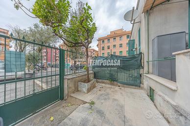 BILOCALE CON SPAZIO ESTERNO E POSTO AUTO