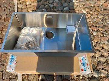 lavandino cucina in acciaio