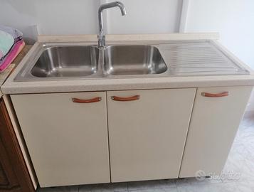 mobile da cucina con lavello