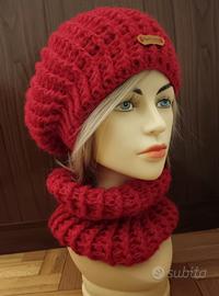 set berretto e scaldacollo rosso