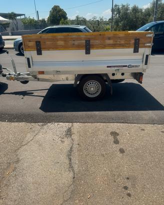 Rimorchio auto