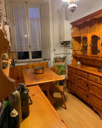 Mobili in legno stile tirolese