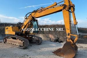 Liebherr R900