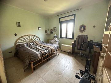 4 LOCALI A FALERNA