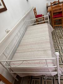 Letto divano in ferro
