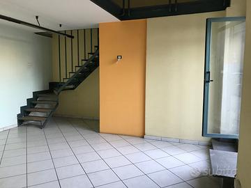 Negozio - Ufficio e deposito - Pronto uso