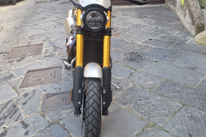 Scrambler 1200 xe chrome edition