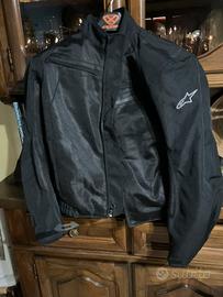 giubbotti moto uno da uomo uno da donna