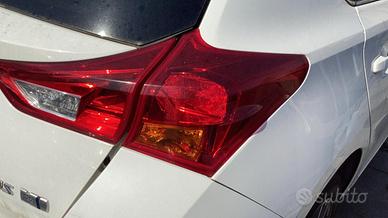 TOYOTA AURIS FANALE POSTERIORE DX