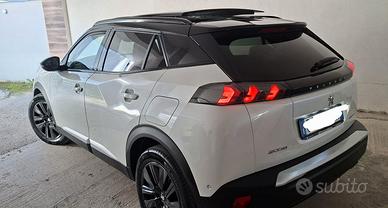 PEUGEOT 2008 GT LINE 

1.5 bluehdi GT Line s&s 130