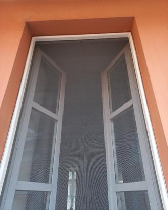 Zanzariere fisse in legno