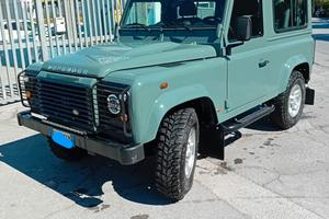 Land Rover Defender 90 2.4 TD4 Station Wagon SE