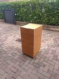 Mobile sospeso a cassettoni con mensole