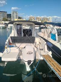 Beneteau Antares 8 v2 con FB Honda 250 - 2024