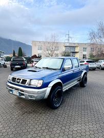 Nissan navara 2.5td D22