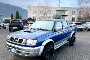Nissan navara 2.5td D22