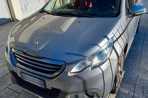 Peugeot 2008 Allure  BlueHDI