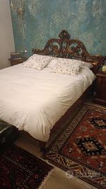 Letto artigianale noce con decorazioni foglia oro