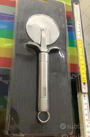 Rotella pizza+2 coltelli cuoco acciaio Master Chef