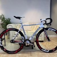 bici da pista in carbonio