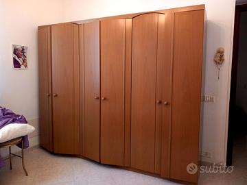 Camera da letto con letto king size 200x200