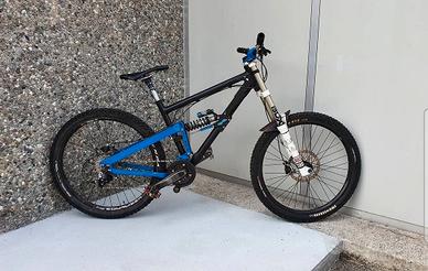 Bicicletta Down Hill