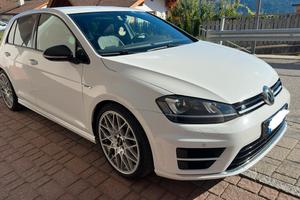 VW Golf 7 R