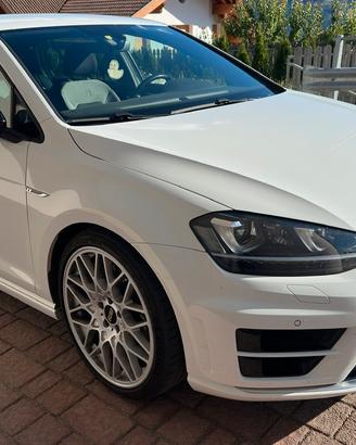 VW Golf 7 R