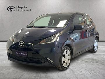 Toyota Aygo 1.0 x-play 5p m-mt