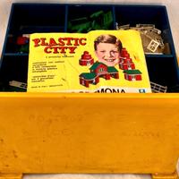 Plastic City Scatola Legno  con 950 pezzi