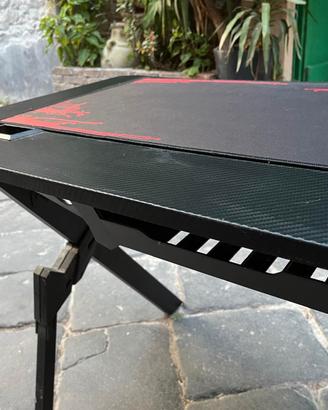 Scrivania Gaming  nera  con tappetino 