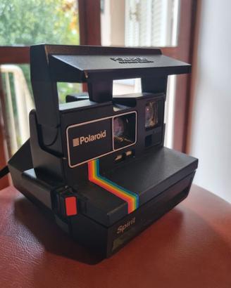 Polaroid 600 land camera