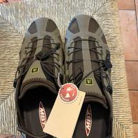 Scarpe nuove fisiologiche n.46