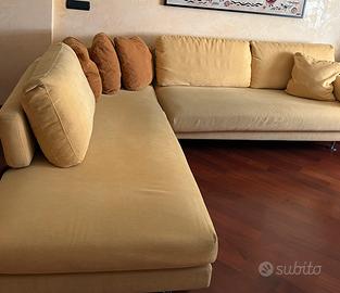 Divano angolare in tessuto