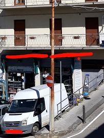 Locale COMMERCIALE, sito in centro