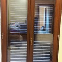 Infissi in legno usate compreso taparelle e casson
