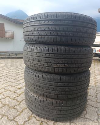 Gomme 215/65/17 Pirelli 4 stagioni 