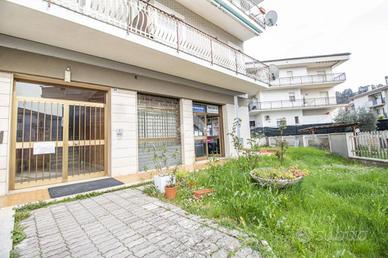 3 LOCALI A RIETI